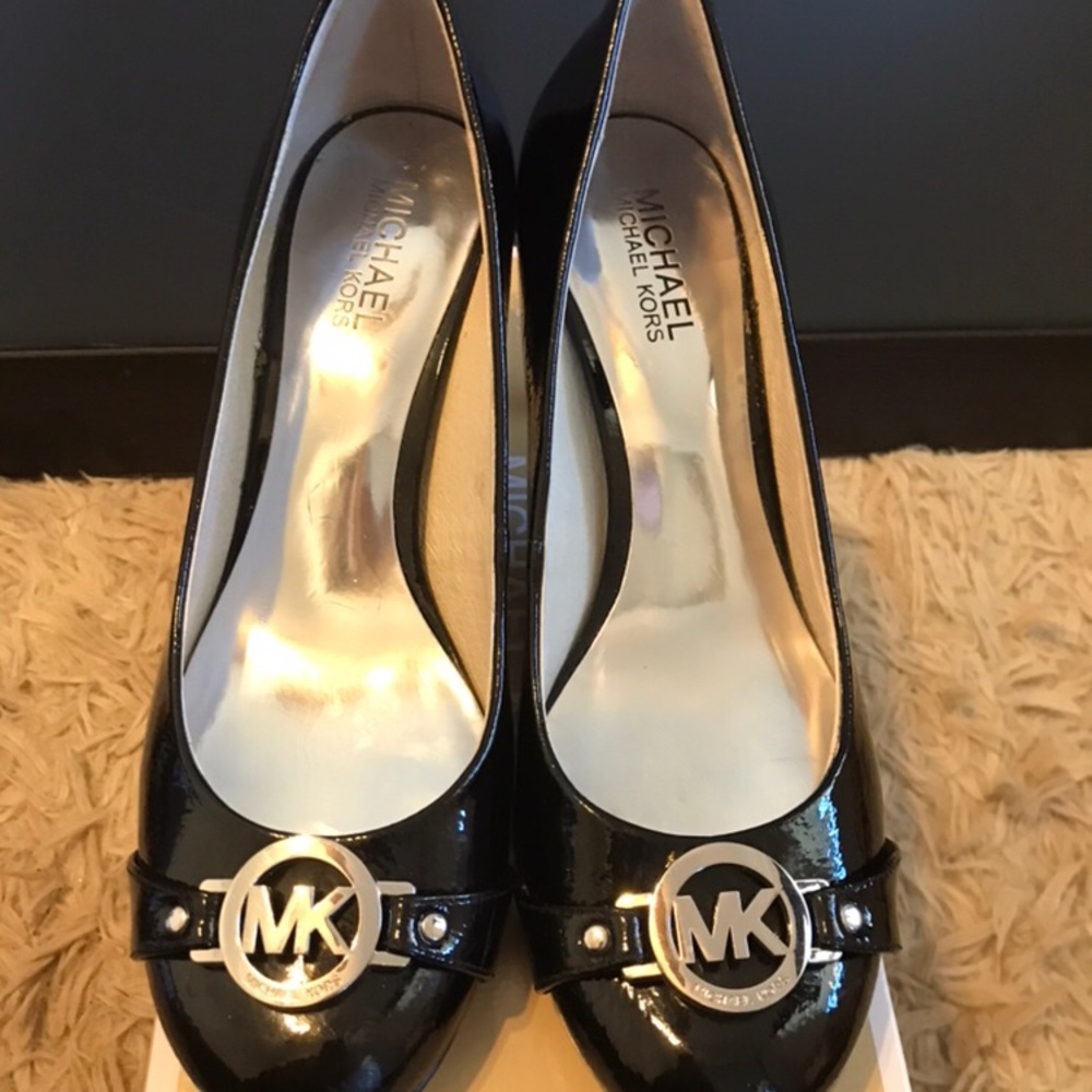 Micheal Kors Shoes 7.5
